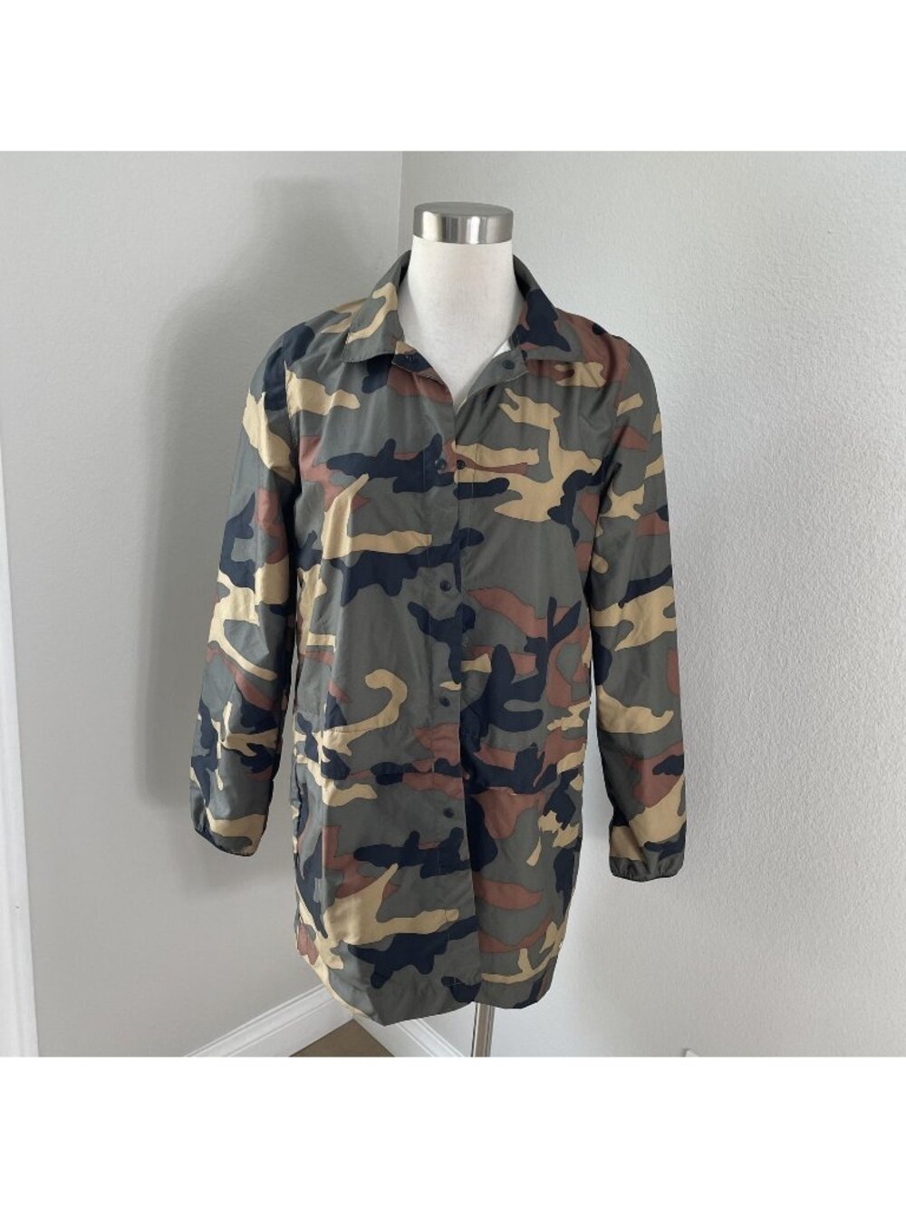 Herschel Supply Co‎ Jacket Womens Small Green Camo Voyage Long Coach Windbreaker